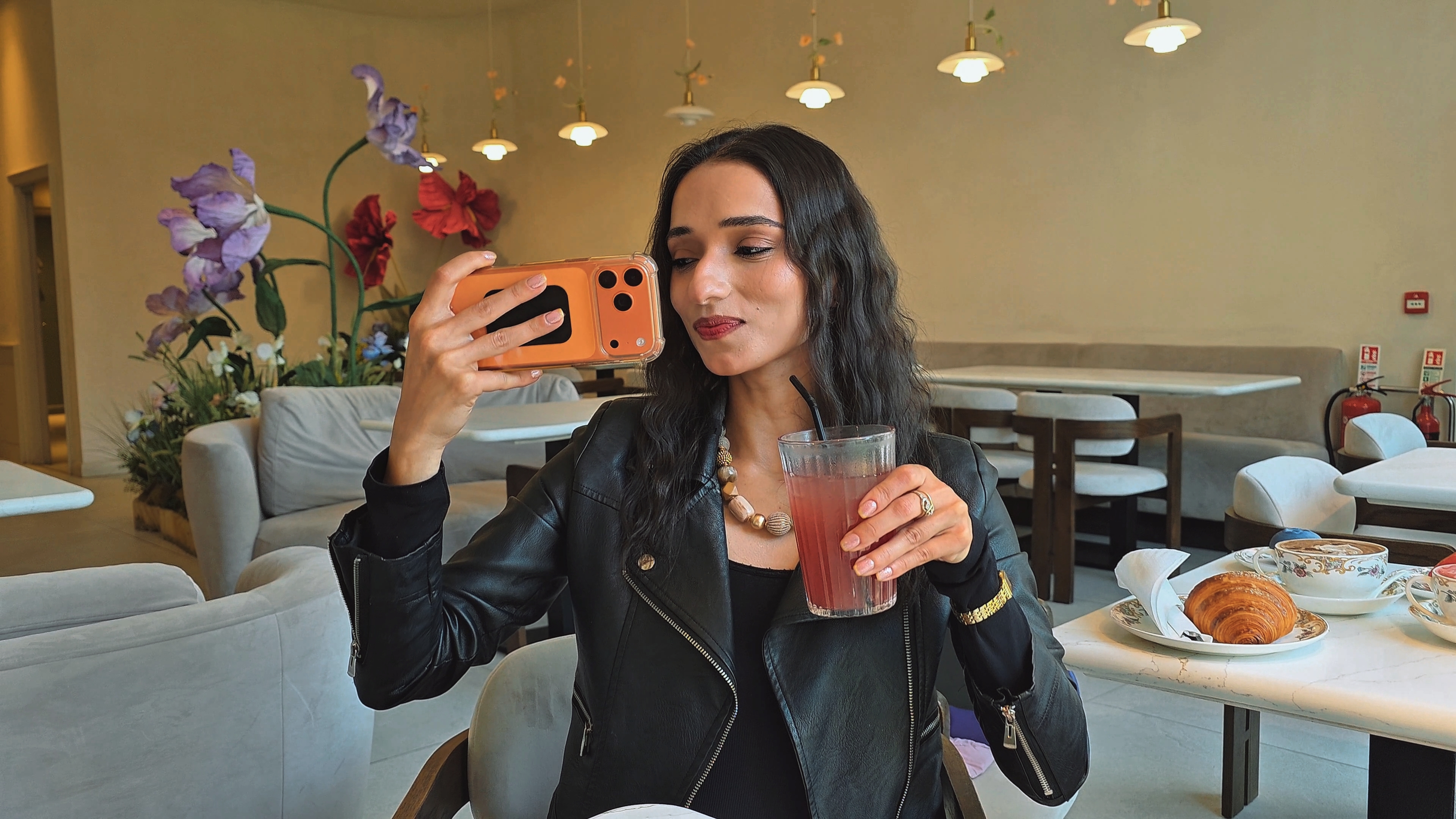 Momina Javed gallery image: MEITU 20260917 223228303