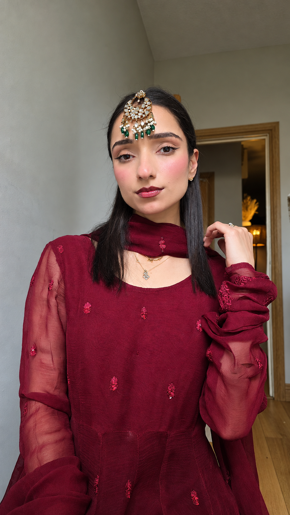 Momina Javed gallery image: file 000000001c2881f495276b864eaebc52